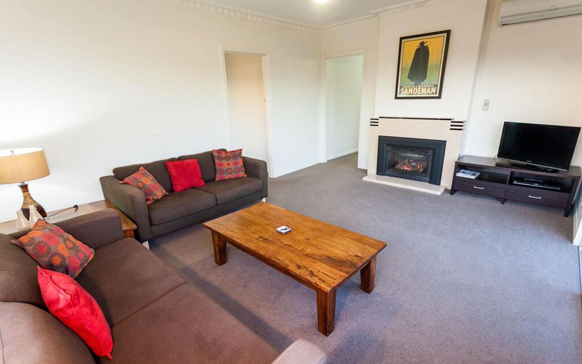 Point Lonsdale Holiday Apartments (Adults Only) Queenscliff Buitenkant foto
