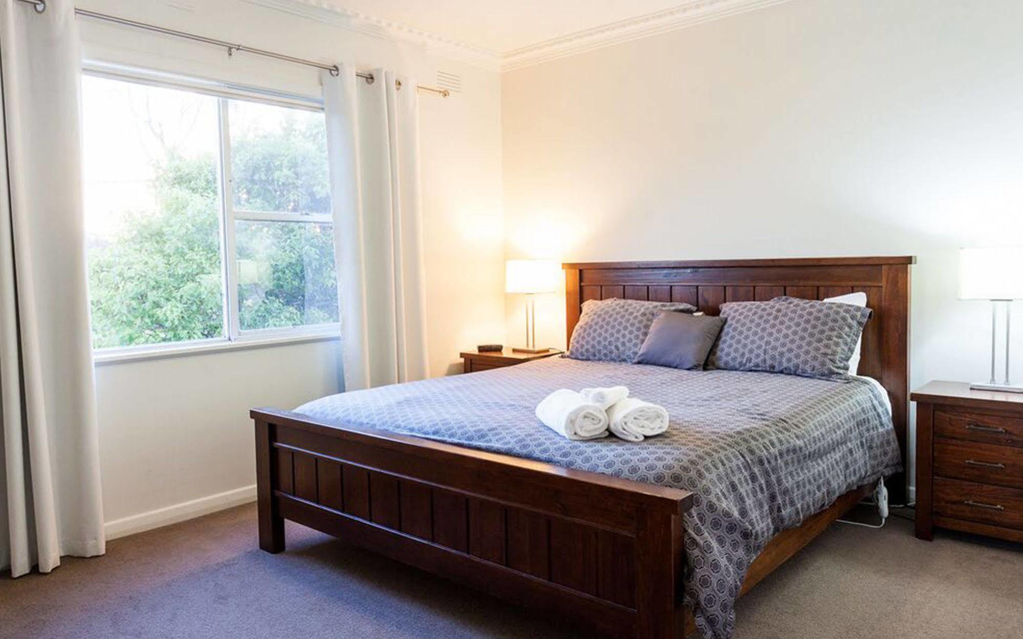 Point Lonsdale Holiday Apartments (Adults Only) Queenscliff Buitenkant foto