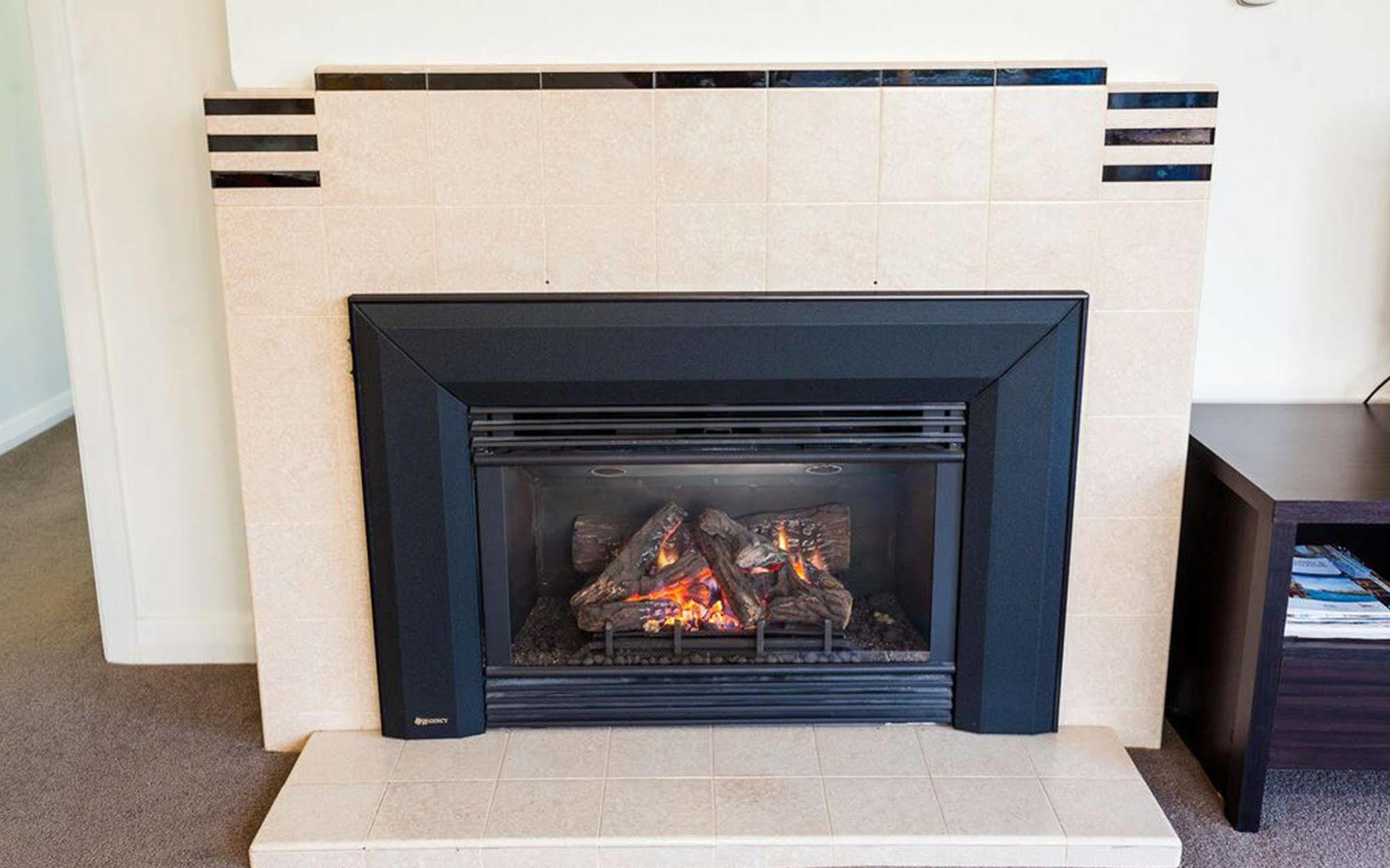 Point Lonsdale Holiday Apartments (Adults Only) Queenscliff Buitenkant foto
