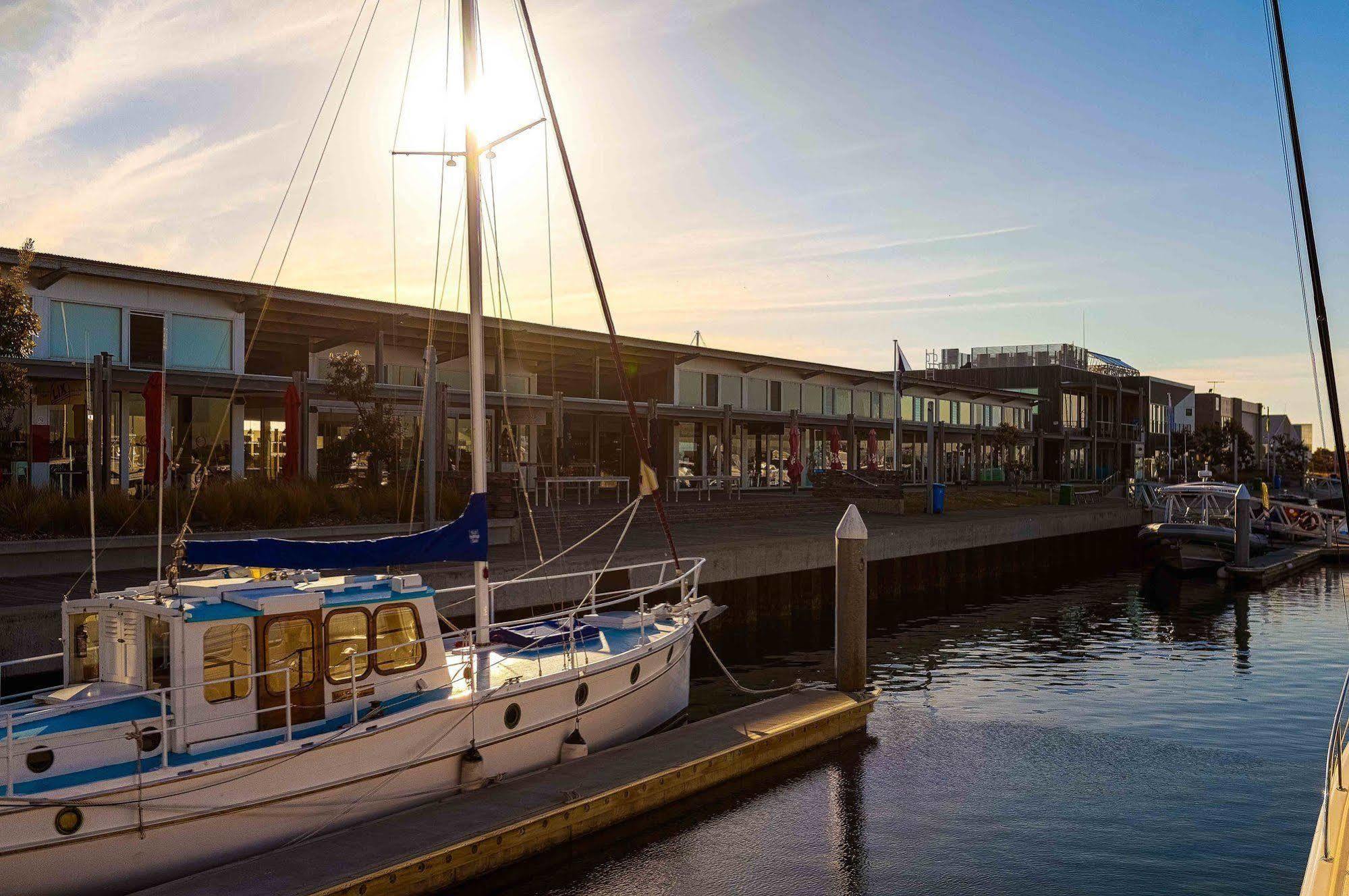 Point Lonsdale Holiday Apartments (Adults Only) Queenscliff Buitenkant foto
