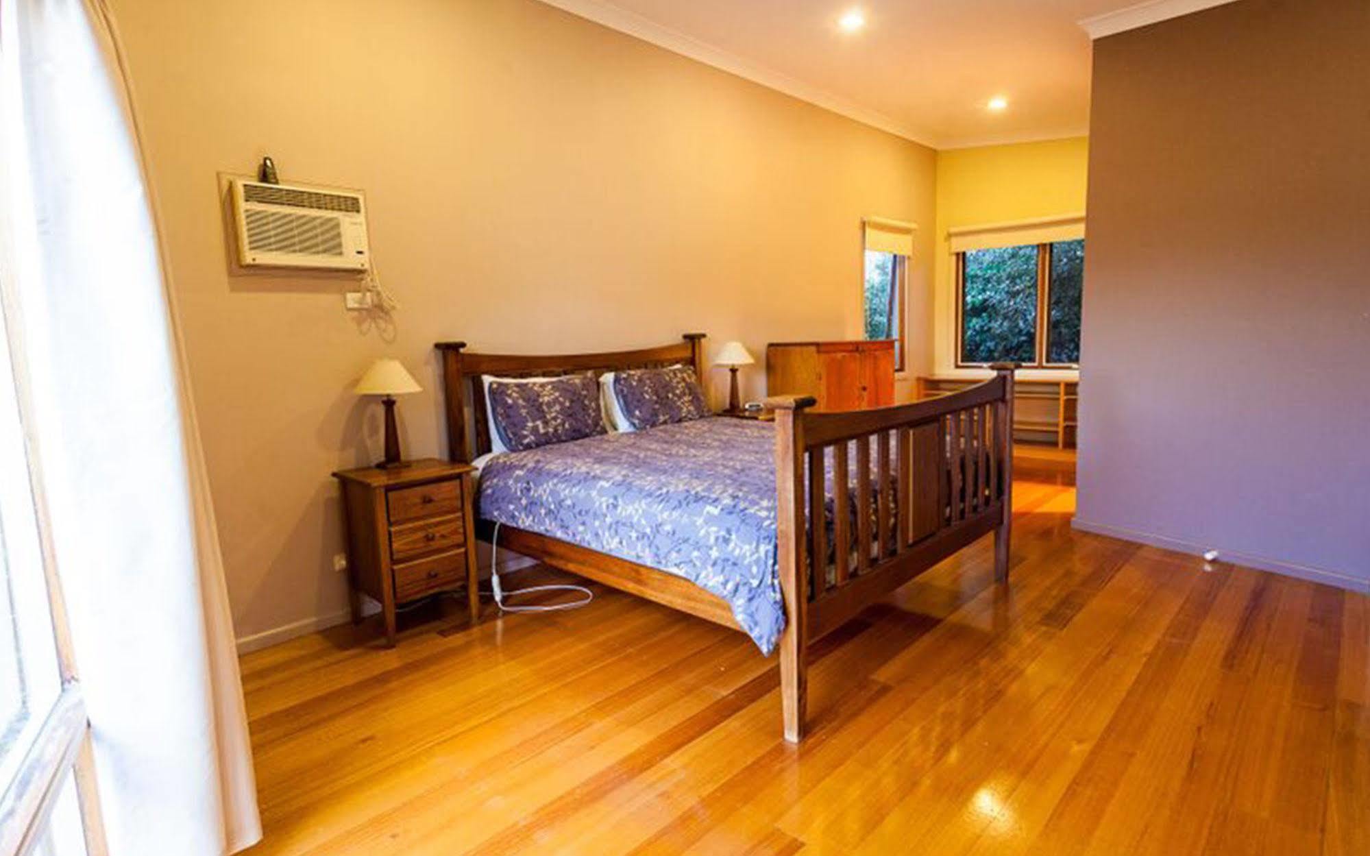 Point Lonsdale Holiday Apartments (Adults Only) Queenscliff Buitenkant foto